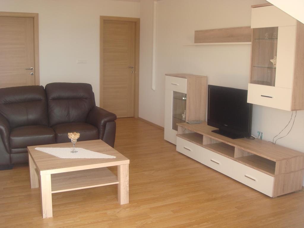 Apartments Jelicic Selce Exterior photo
