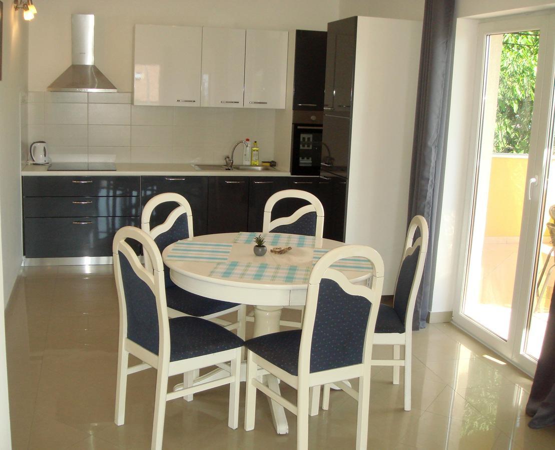 Apartments Jelicic Selce Exterior photo